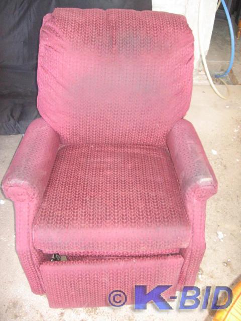 lot 310 image: Recliner.....upholstry bcould be cl...
