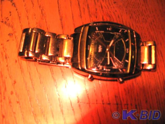 lot 334 image: Mossimo watch