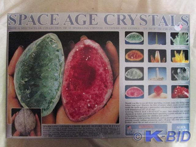 lot 41 image: Fantastic science kit for growing c...