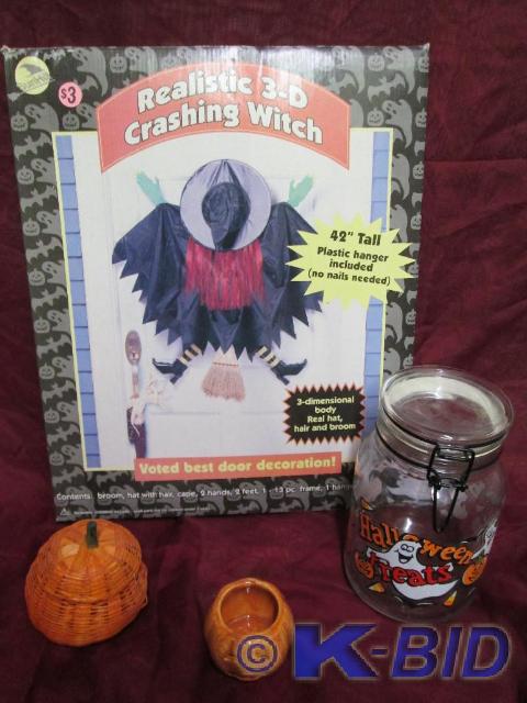 lot 79 image: Miscellaneous Halloween decorations...