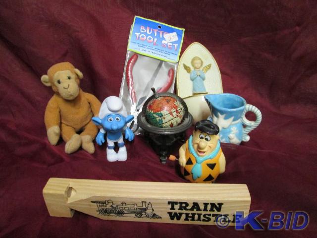 lot 109 image: Lot of small toys. Smurf, Fred Flin...