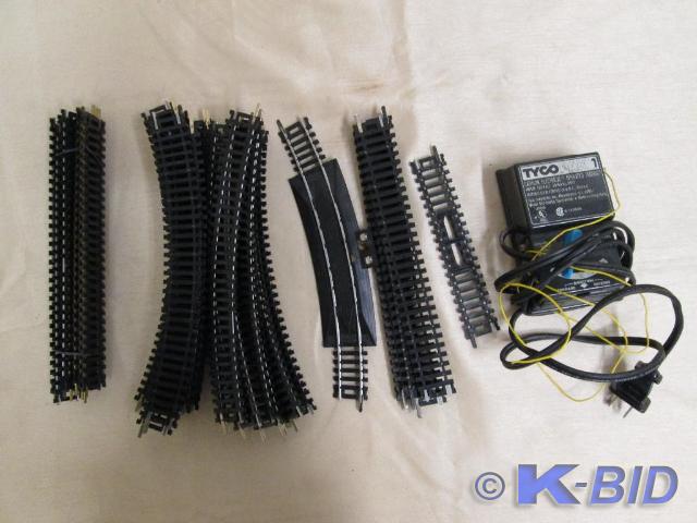 lot 162 image: Miniature train set track and Tyco ...