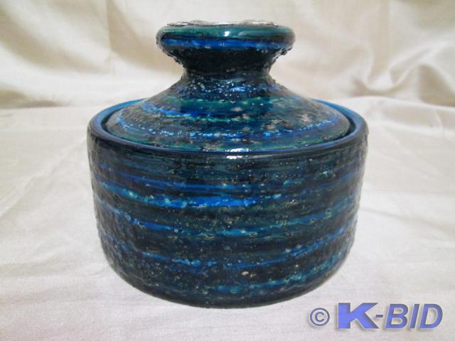 lot 42 image: Vintage pottery by Rosenthal. Lid h...