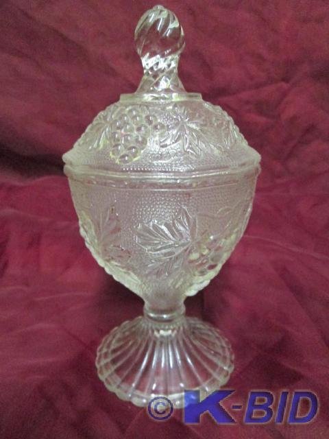lot 47 image: Vintage mottled glass sugar bowl. E...