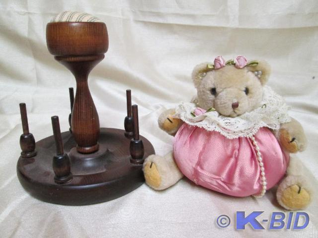 lot 67 image: Very nice thread tree with built in...