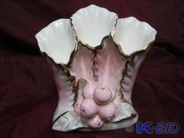 lot 77 image: Vintage Ucugca porcelain. Pink trum...