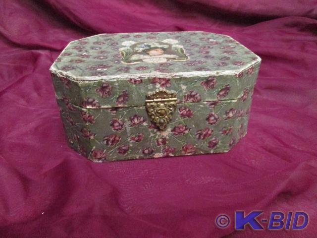 lot 96 image: Vintage jewelry box with rose patte...