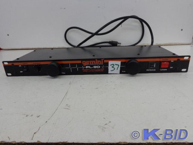 lot 37 image: Gemini Power Conditioner wLight Mo...