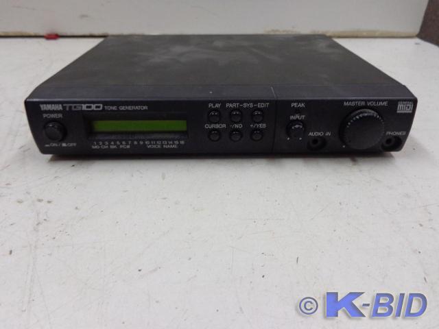 lot 61 image: Yamaha TG100&nbspTone Generator Se...