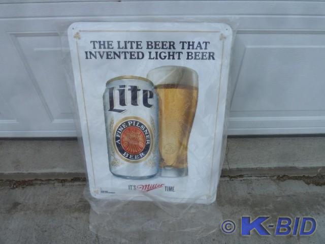 lot 51 image: Miller Light Tin  Pilsner Beer 24...