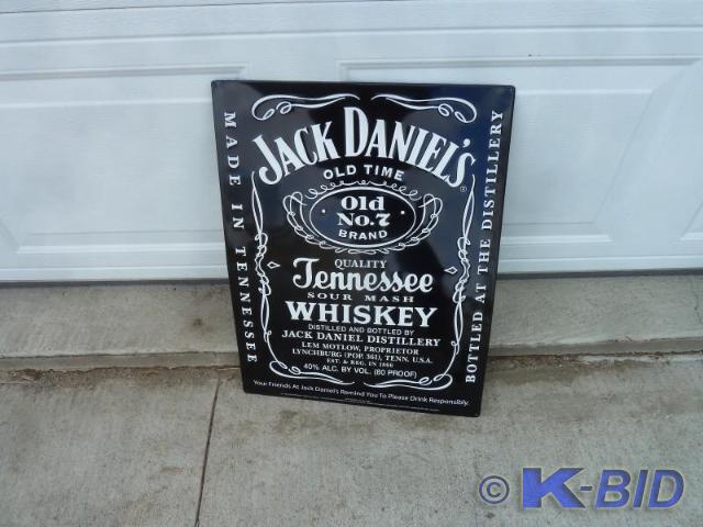 lot 61 image: Jack Daniels Tin  Old No 7 Tenness...
