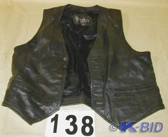 lot 138 image: Wilsons Mens Leather Vest  The ta...