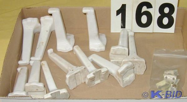 lot 168 image: One Dozen Vintage Porcelain Bathroo...