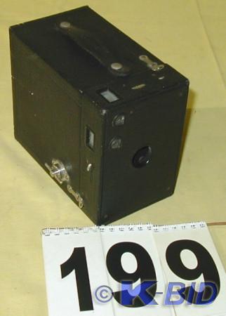 lot 199 image: Vintage Kodak No. 2 Brownie Film Bo...