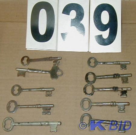 lot 39 image: Ten Vintage Skeleton Keys  Some hav...