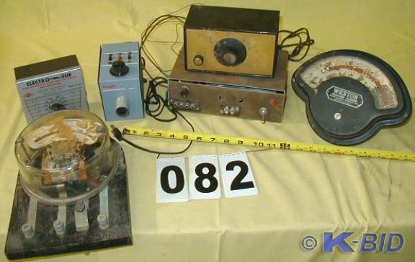 lot 82 image: Lot of Vintage Electronic Stuff  La...