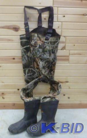 lot 12 image: Red Head Camouflage Chest Waders   ...