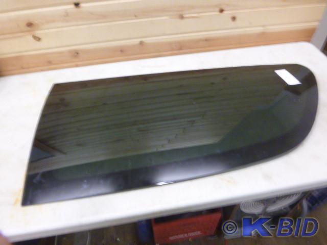 lot 120 image: Side Window from Mini Van