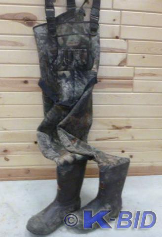 lot 13 image: Red Head Camouflage Chest Waders   ...