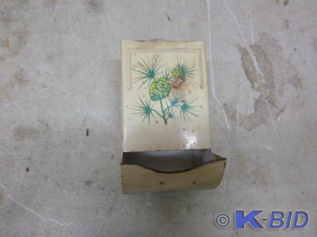 lot 130 image: Vintage Match Dispenser