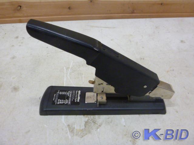 lot 136 image: Office Max Heavy Duty Stapler