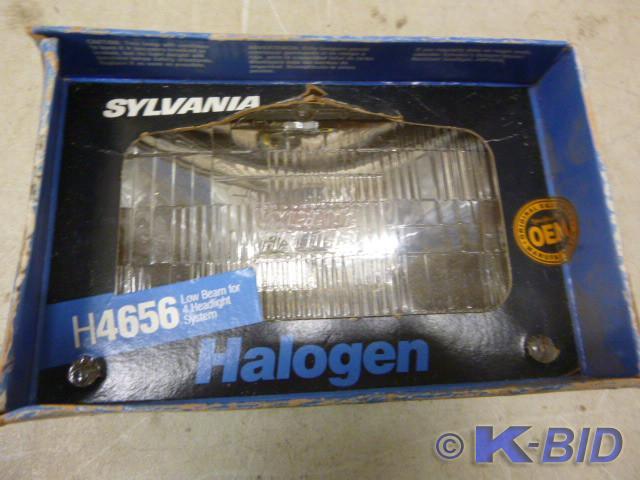 lot 137 image: Sylvania Halogen Head Light   Size ...