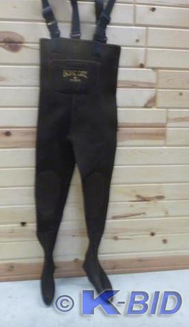 lot 14 image: Red Head Chest Waders   Youth Size ...