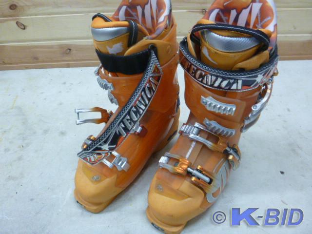 lot 147 image: Tecnica Ski Boots   Size 27.5