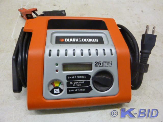 lot 160 image: Black & Decker 25 Amp Battery C...
