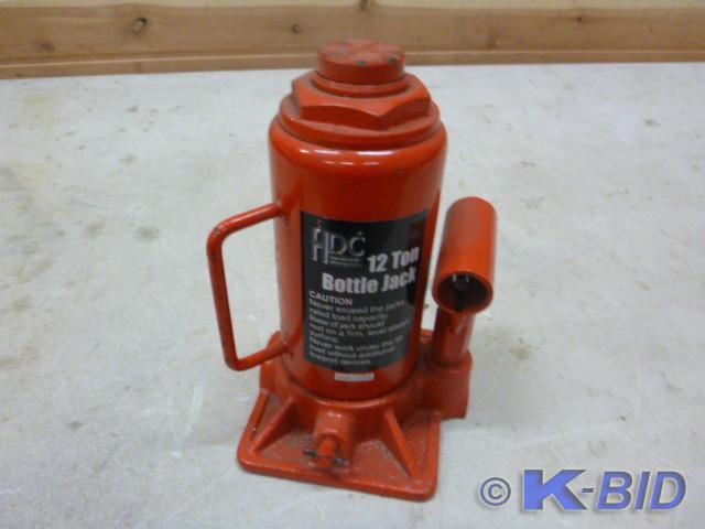 lot 162 image: HDC 12 Ton Bottle Jack   Missing Ha...