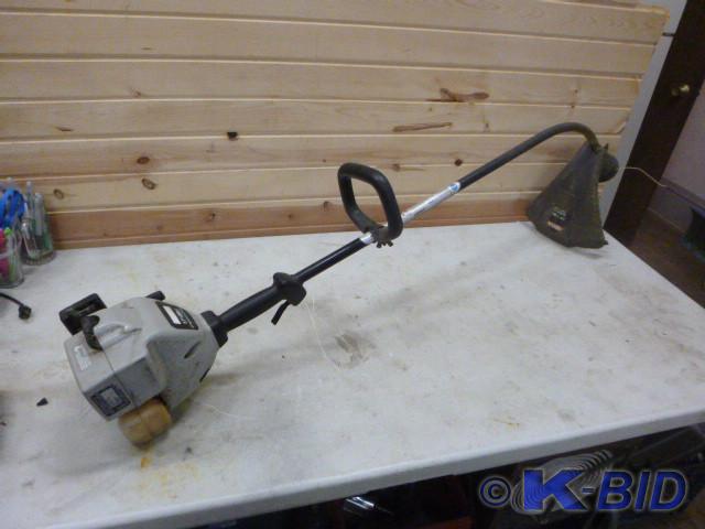 lot 166 image: Craftsman 17 Weed Whip   25 CC  Mo...