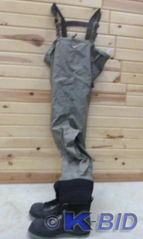 lot 17 image: Red Head Fly Fishing Chest Waders w...