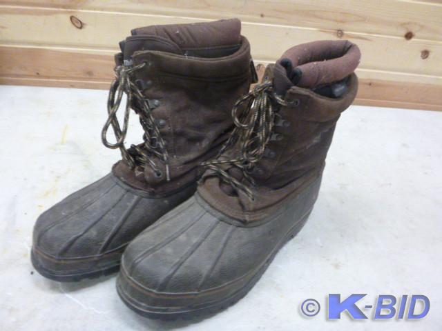 lot 20 image: Rocky Winter Boots   Size 13