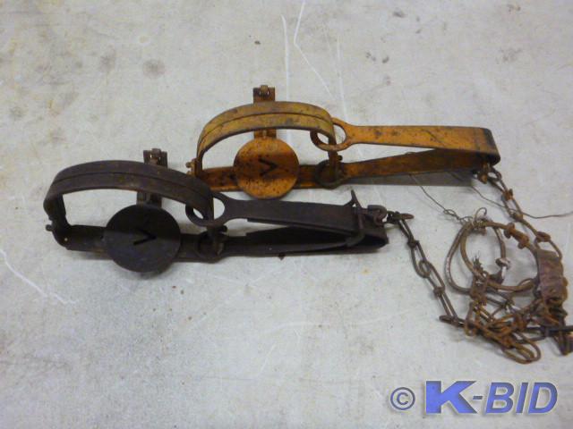 lot 200 image: 2 Victor Traps