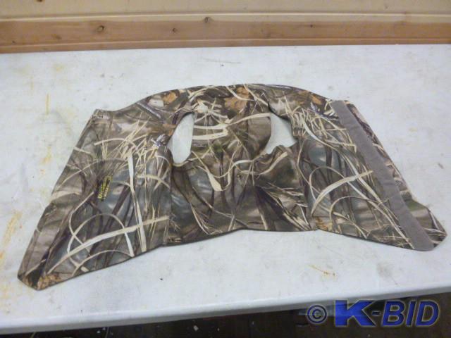 lot 21 image: Red Head Camouflage Dog Vest   Size...