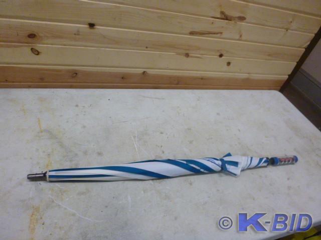 lot 33 image: Golf Bag Umbrella