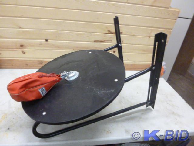 lot 49 image: Everlast Speed Bag with Frame