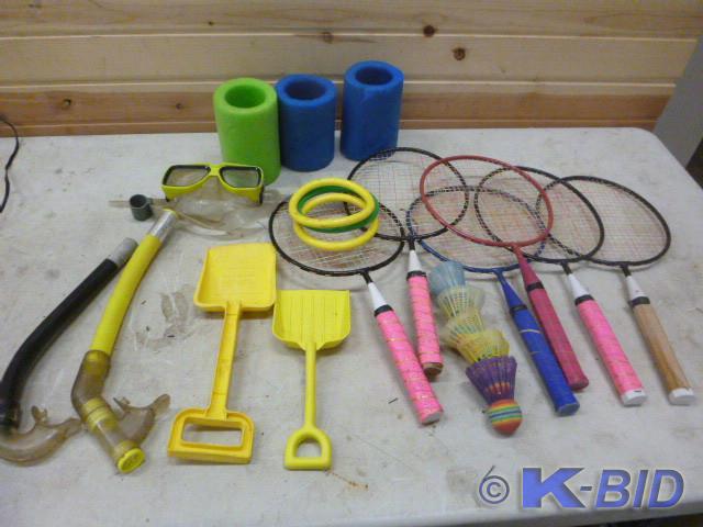 lot 69 image: Miscellaneous Summer Fun Items