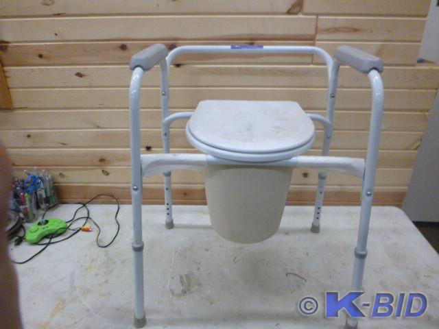 lot 71 image: Hospital Portable Toilet   Works ...
