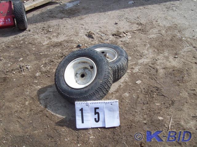 Pair of Lesco Fertilizer Spreader T...