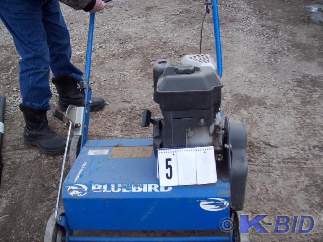 22 BlueBird Power Rake. Briggs Mo...