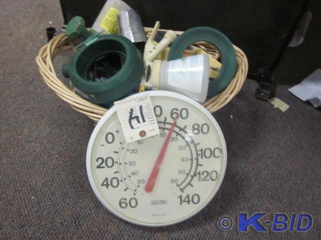 Mixed lot of outdoor items, includi...