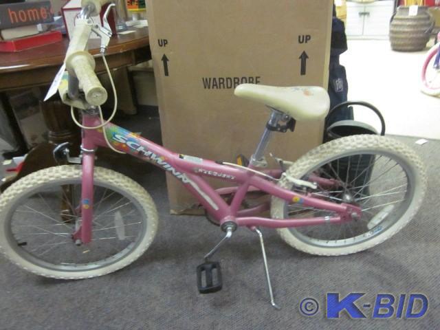 Girls Schwinn&nbspBMX bicycle.