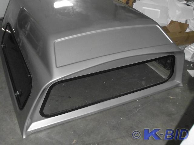 lot 2 image: Silver Raven Truck Topper     Toppe...