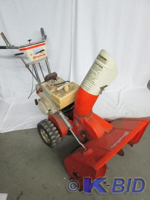 lot 4 image: Simplicity Snow Blower    Simplicit...