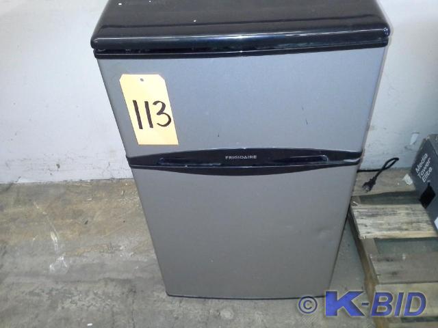 lot 113 image: Frigidaire compact refrigerator mod...