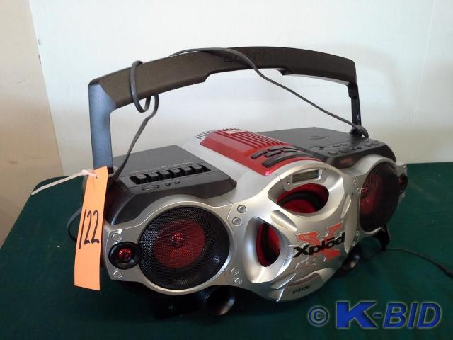 lot 122 image: Sony xplod model CFD-G700CP, CD Rad...