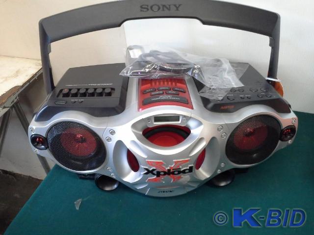 lot 138 image: Sony xplod model CFD-G7000CP, CD Ra...