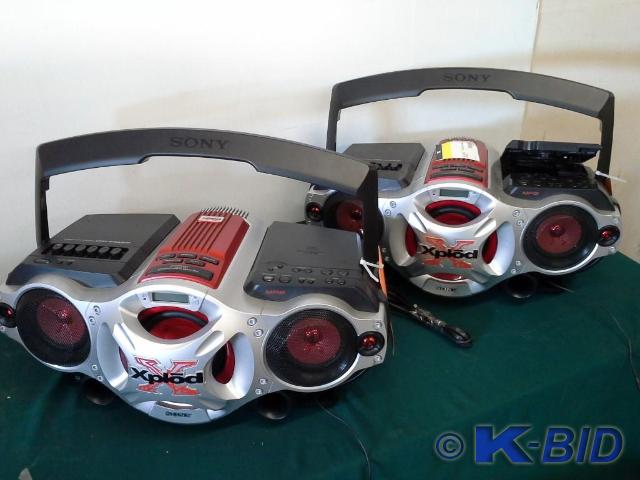 lot 140 image: (2) piece lot Sony xplod model CFD-...