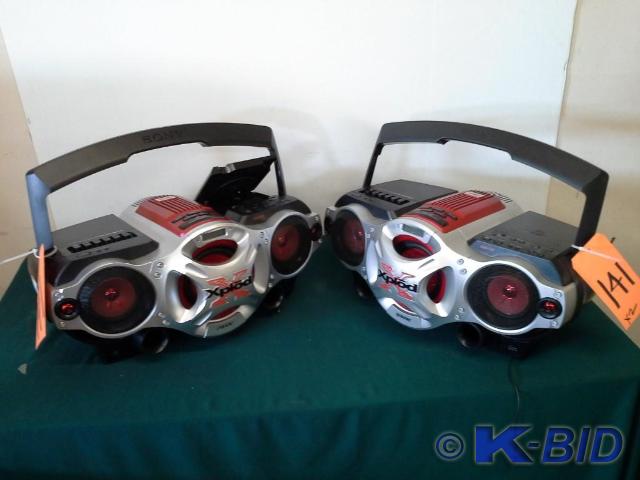 lot 141 image: (2) piece lot Sony xplod model CFD-...